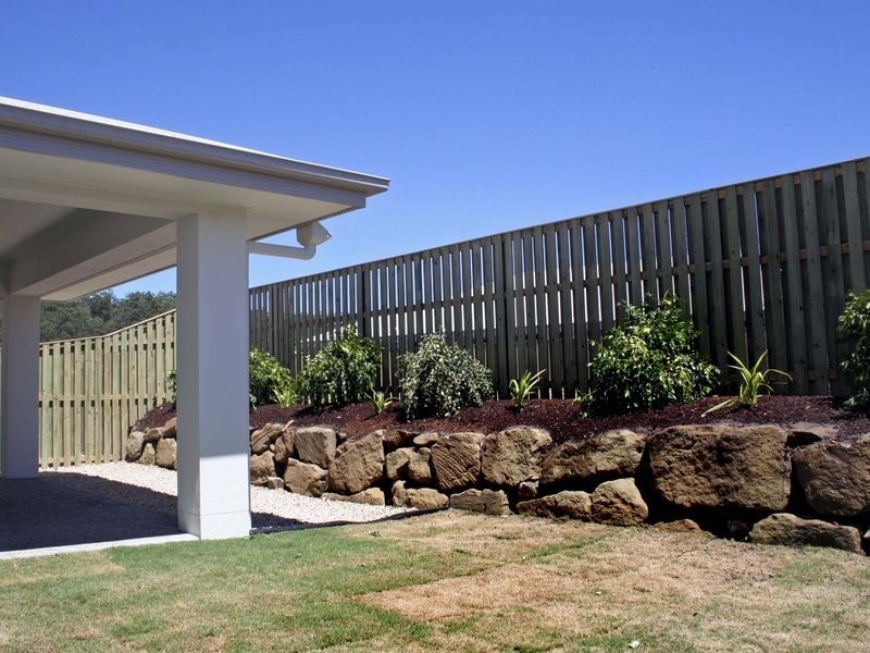 2/1 Barradeen Circuit, Pacific Pines QLD 4211