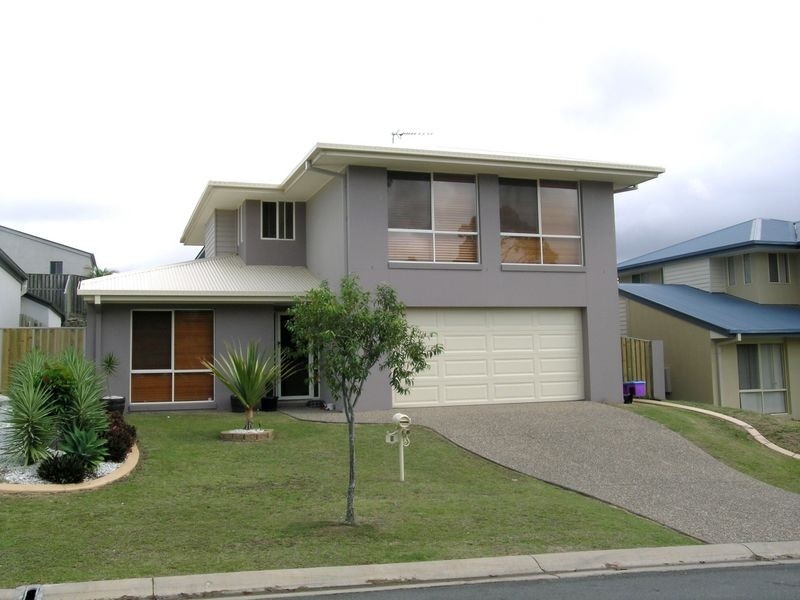 5 Napier Court, Pacific Pines QLD 4211