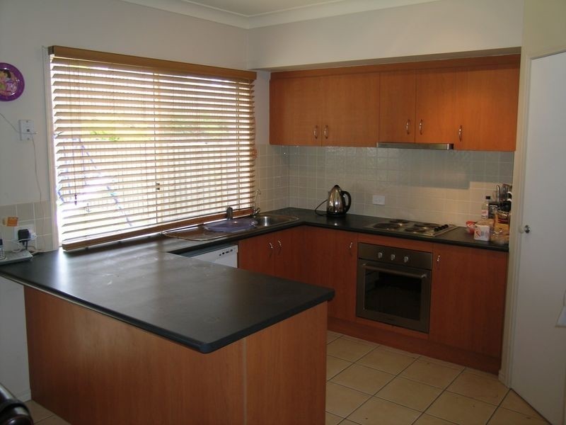 5 Napier Court, Pacific Pines QLD 4211