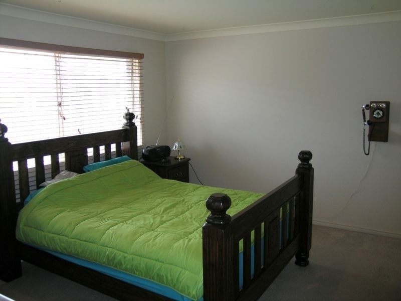 5 Napier Court, Pacific Pines QLD 4211