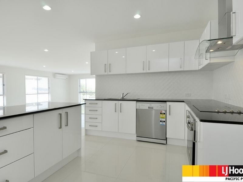 1 Elkins Street, Pacific Pines QLD 4211