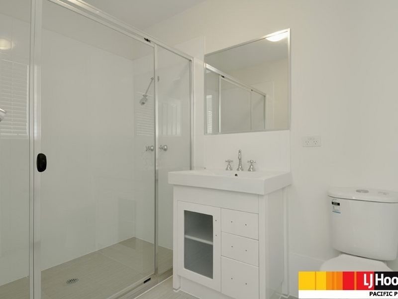 1 Elkins Street, Pacific Pines QLD 4211