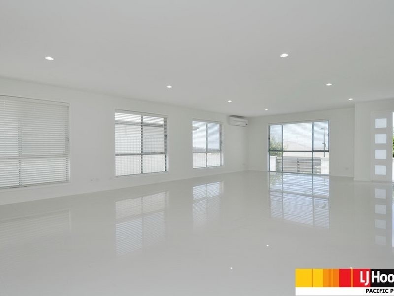 1 Elkins Street, Pacific Pines QLD 4211