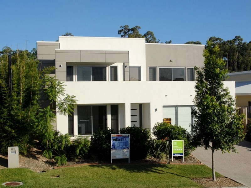 61 Laughlen Chase, Pacific Pines QLD 4211