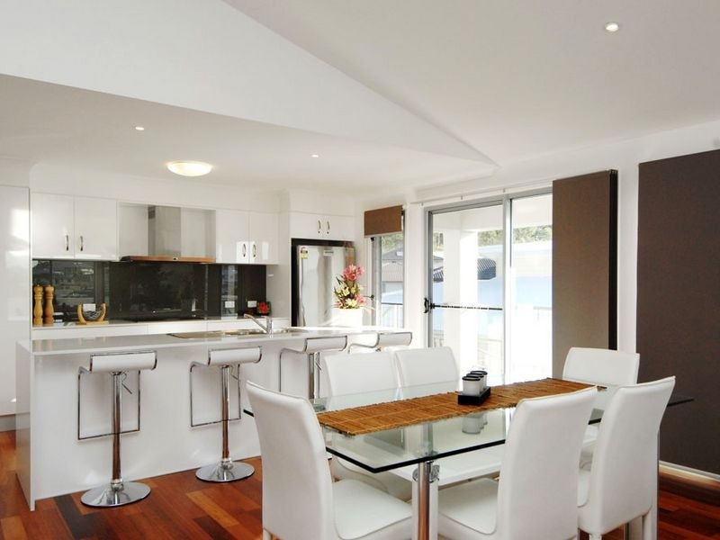 61 Laughlen Chase, Pacific Pines QLD 4211