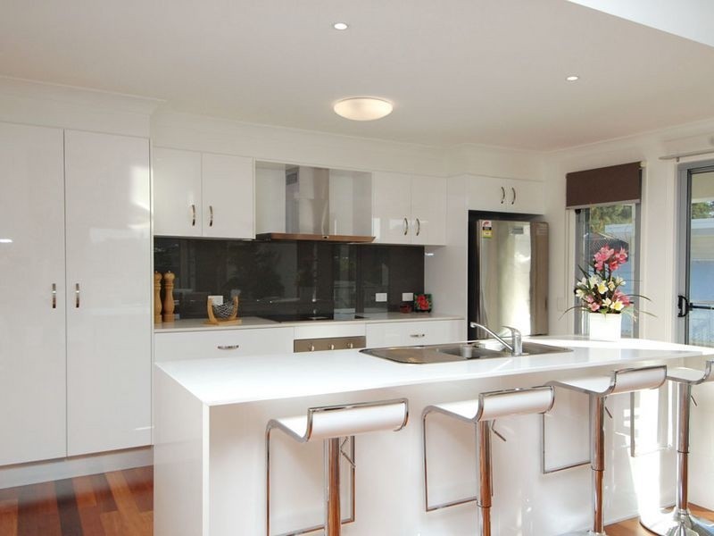 61 Laughlen Chase, Pacific Pines QLD 4211