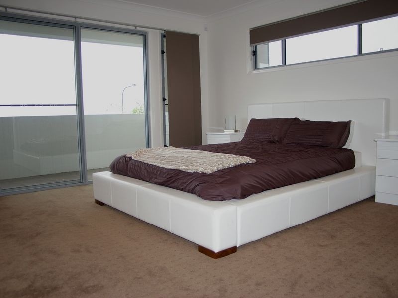 61 Laughlen Chase, Pacific Pines QLD 4211