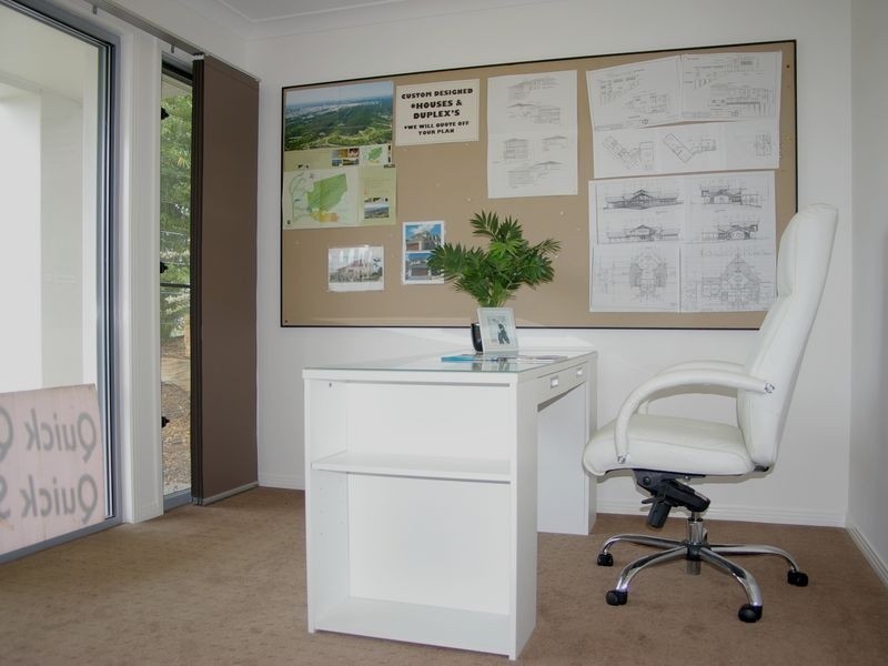 61 Laughlen Chase, Pacific Pines QLD 4211