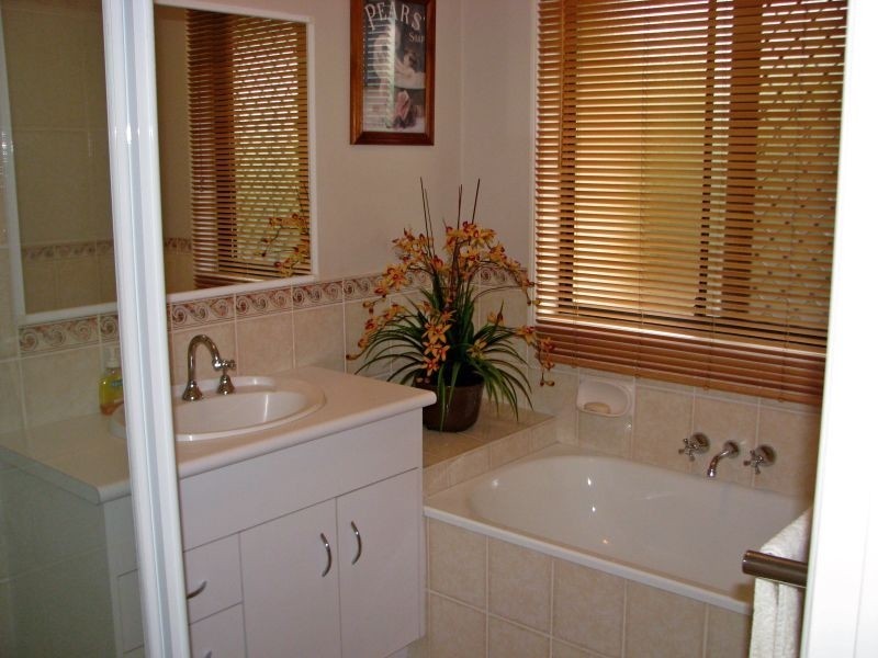 Pacific Pines QLD 4211
