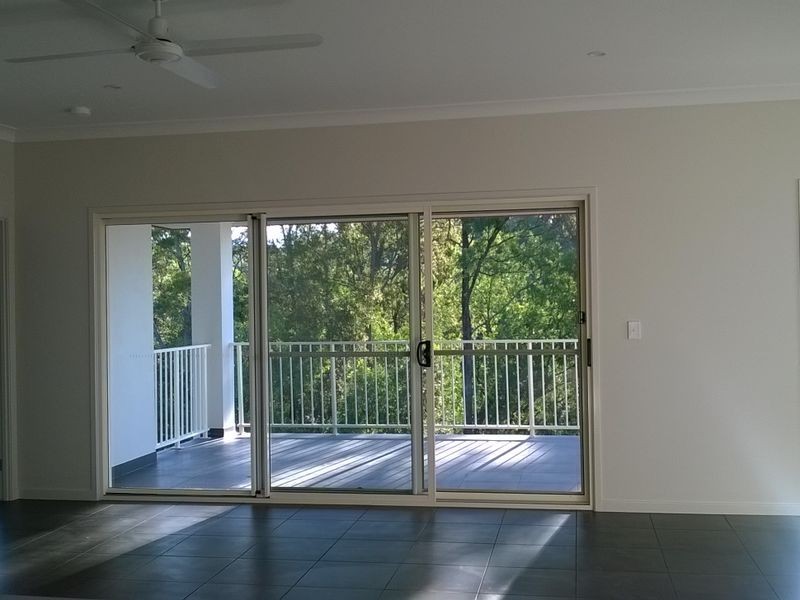 15 Barrington Street, Pacific Pines QLD 4211