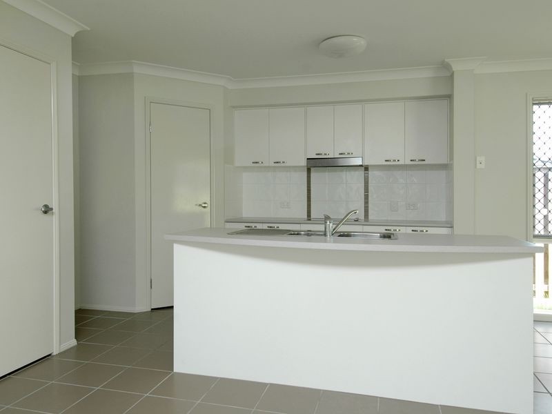26 Wellers Street, Pacific Pines QLD 4211