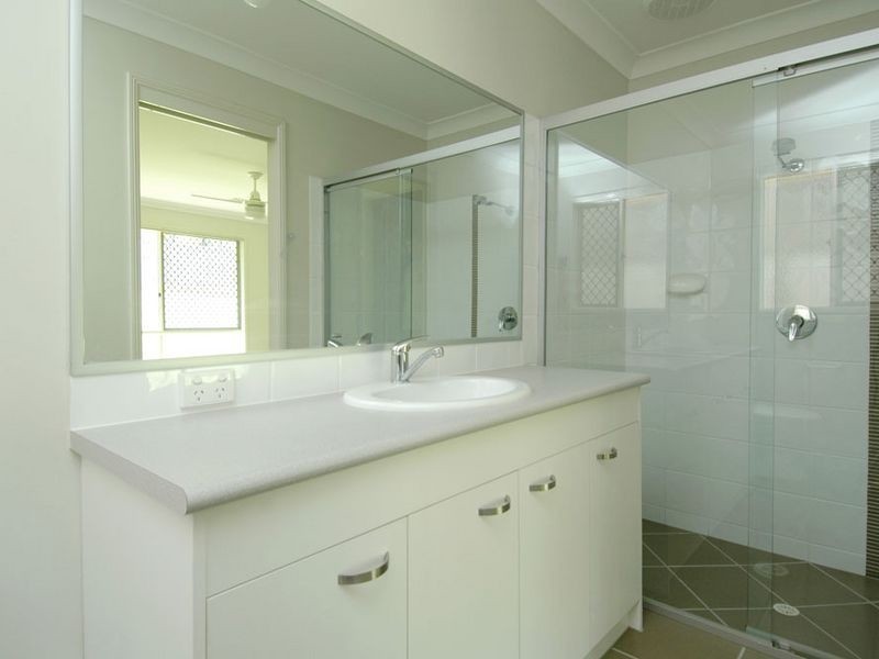 26 Wellers Street, Pacific Pines QLD 4211