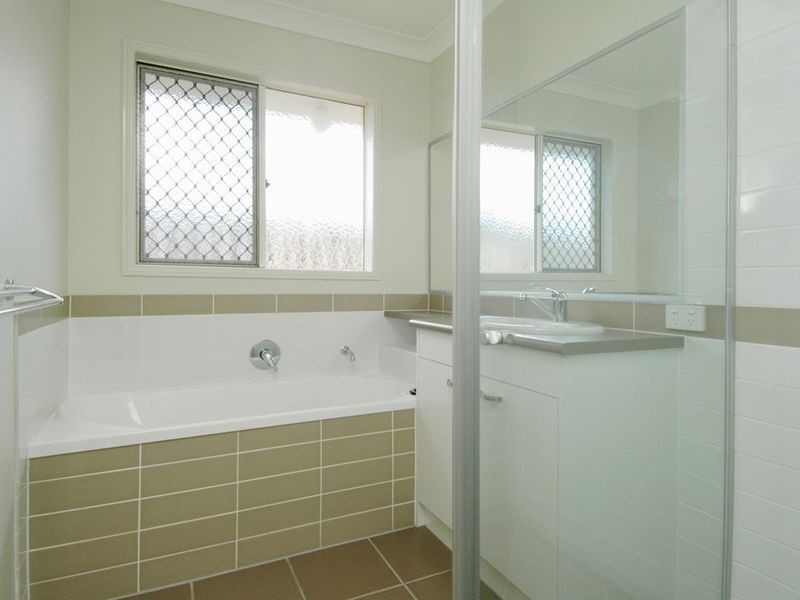 26 Wellers Street, Pacific Pines QLD 4211
