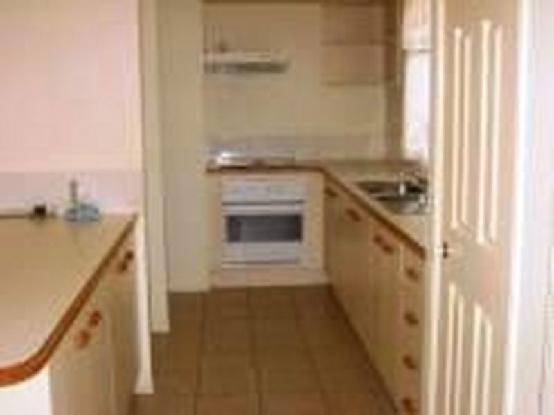 206 Universal Street, Oxenford QLD 4210