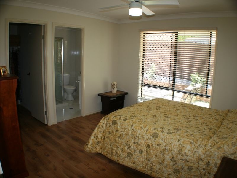 1/16 Penrhyn Street, Pacific Pines QLD 4211
