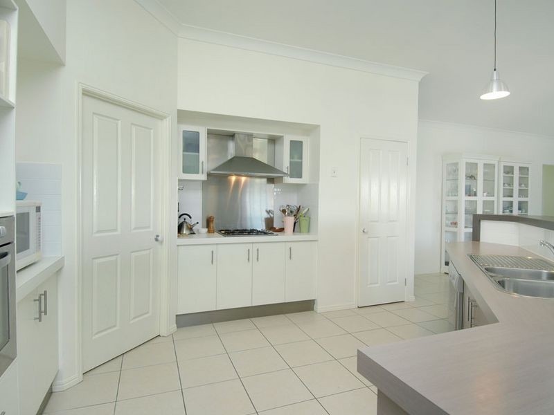 48 Lawley Crescent, Pacific Pines QLD 4211