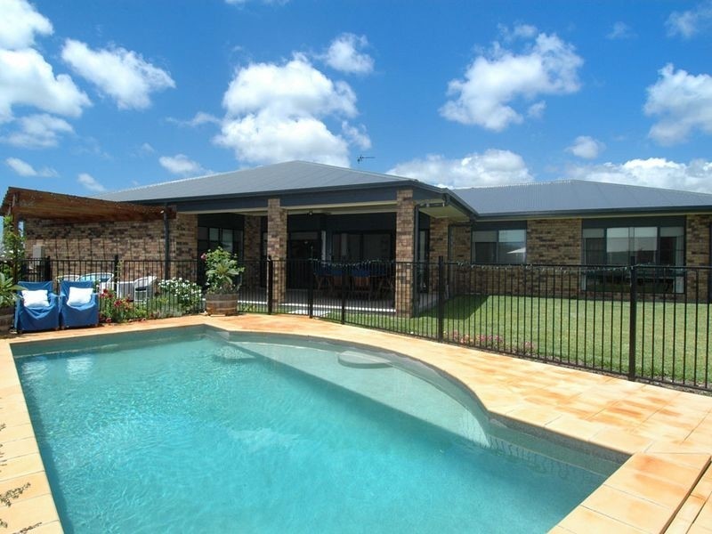 48 Lawley Crescent, Pacific Pines QLD 4211