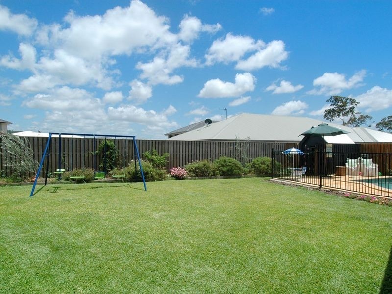 48 Lawley Crescent, Pacific Pines QLD 4211