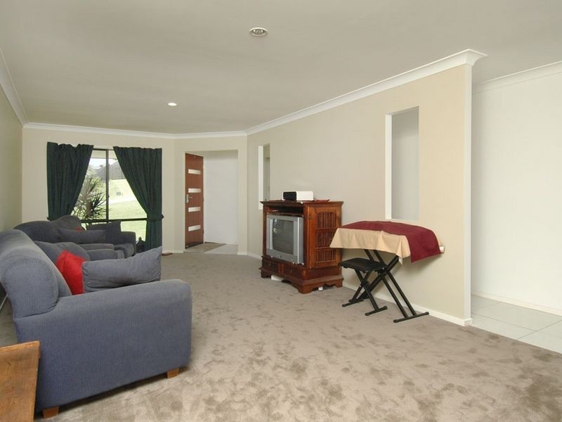 11 Buchanan Circuit, Pacific Pines QLD 4211