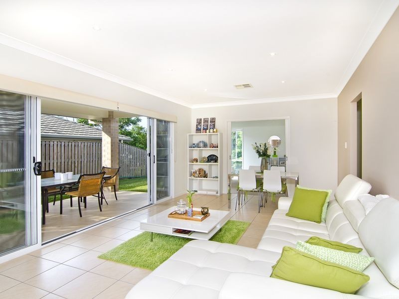 6 Twynam Mews, Pacific Pines QLD 4211