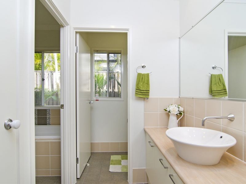 6 Twynam Mews, Pacific Pines QLD 4211