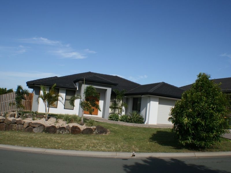 2 Cossington Circuit, Maudsland QLD 4210