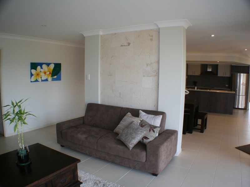 2 Cossington Circuit, Maudsland QLD 4210