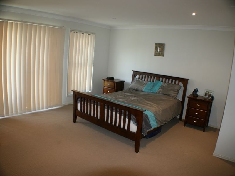 2 Cossington Circuit, Maudsland QLD 4210