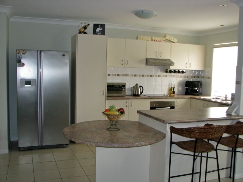 2/75 Buchanan Circuit, Pacific Pines QLD 4211