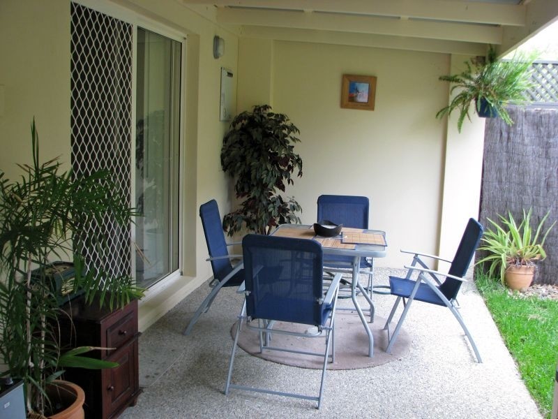 2/75 Buchanan Circuit, Pacific Pines QLD 4211