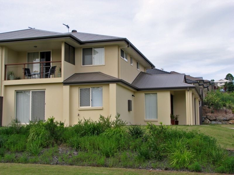 2/75 Buchanan Circuit, Pacific Pines QLD 4211