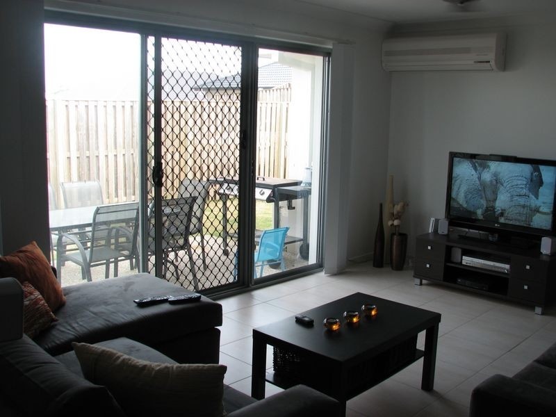 1/14 Argus Place, Pacific Pines QLD 4211