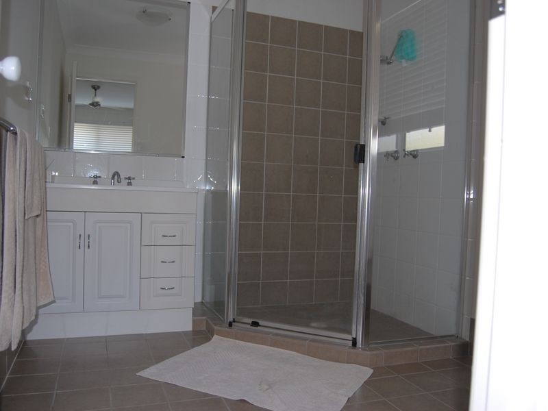 18 Govett Street, Pacific Pines QLD 4211