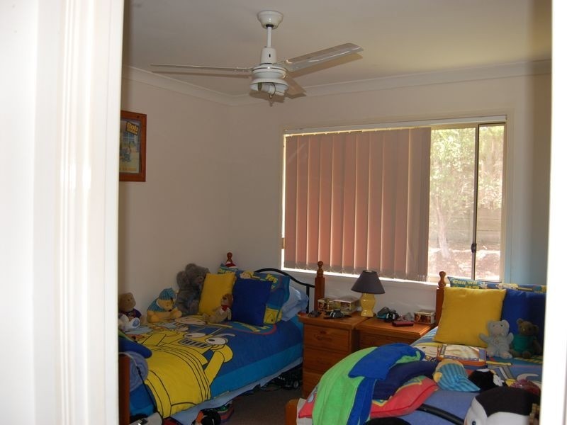 3 Mauke Place, Pacific Pines QLD 4211