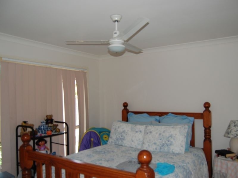 3 Mauke Place, Pacific Pines QLD 4211