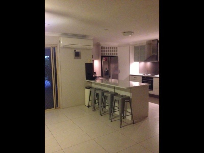 9 Lakewood Court, Parkwood QLD 4214