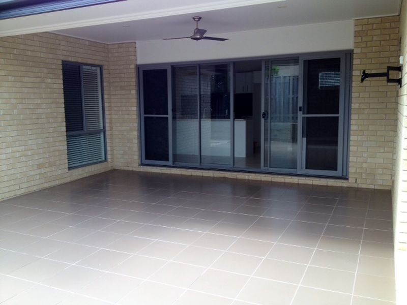 10 Argus Place, Pacific Pines QLD 4211