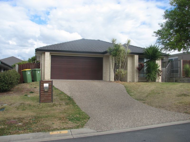 10 Argus Place, Pacific Pines QLD 4211