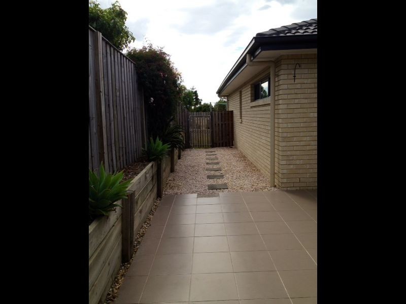 10 Argus Place, Pacific Pines QLD 4211