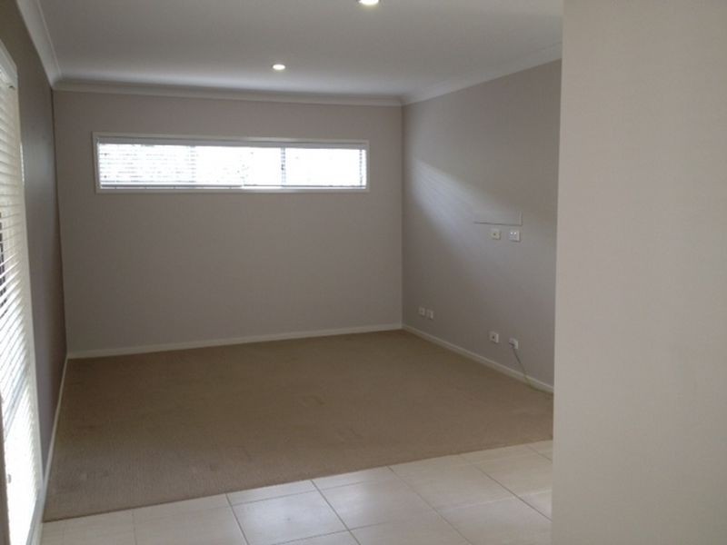 10 Argus Place, Pacific Pines QLD 4211