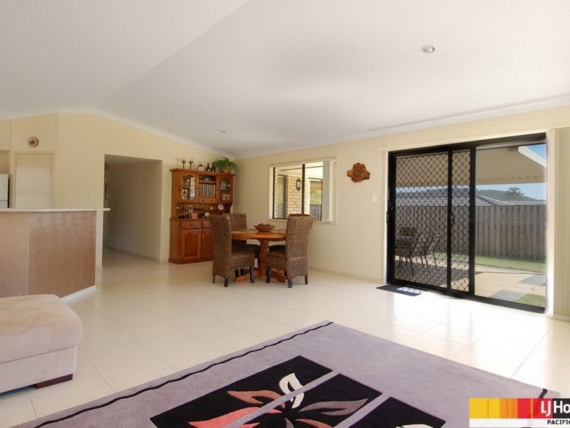 49 Bowley Street, Pacific Pines QLD 4211