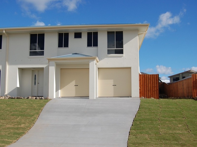 1/50 Lawley Street, Pacific Pines QLD 4211