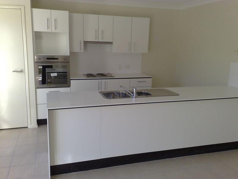 1/50 Lawley Street, Pacific Pines QLD 4211