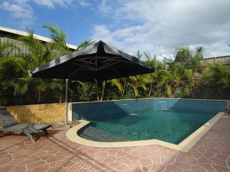 2 Welumba Close, Pacific Pines QLD 4211