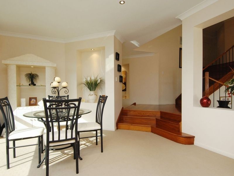 2 Welumba Close, Pacific Pines QLD 4211