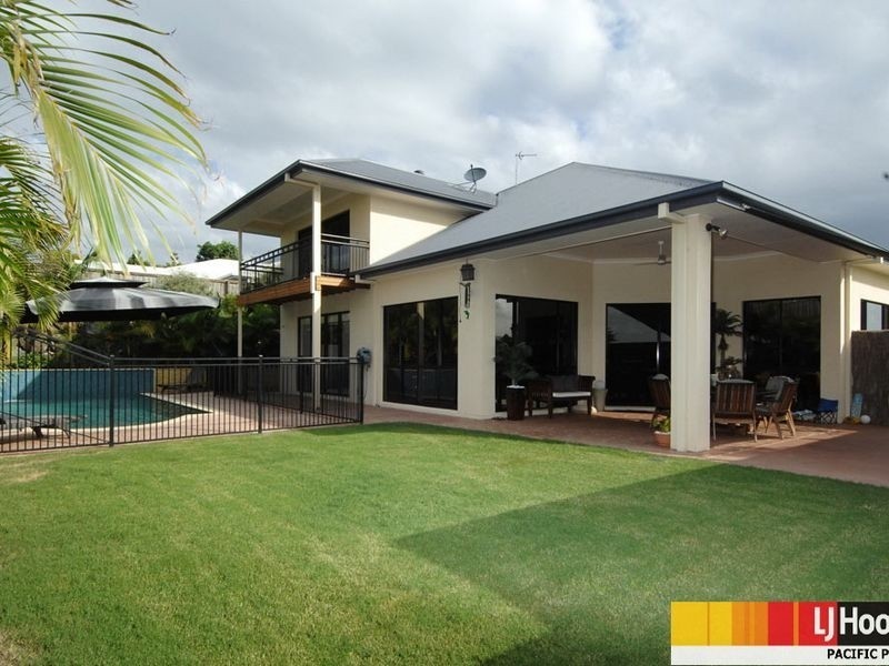 2 Welumba Close, Pacific Pines QLD 4211