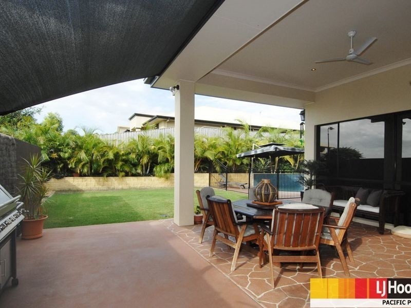 2 Welumba Close, Pacific Pines QLD 4211