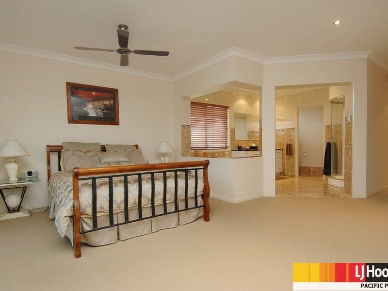 2 Welumba Close, Pacific Pines QLD 4211