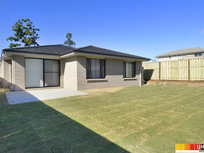 31 Shoalhaven Avenue, Pacific Pines QLD 4211