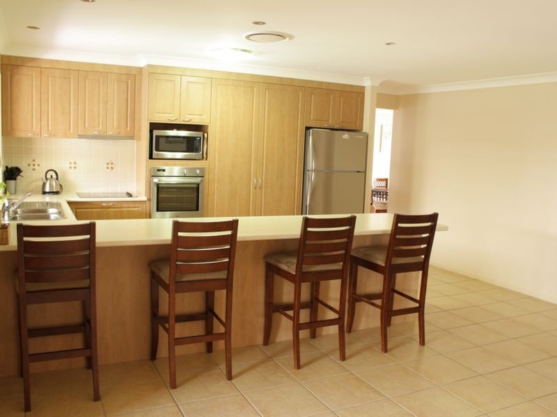 4 Sylvia Close, Pacific Pines QLD 4211